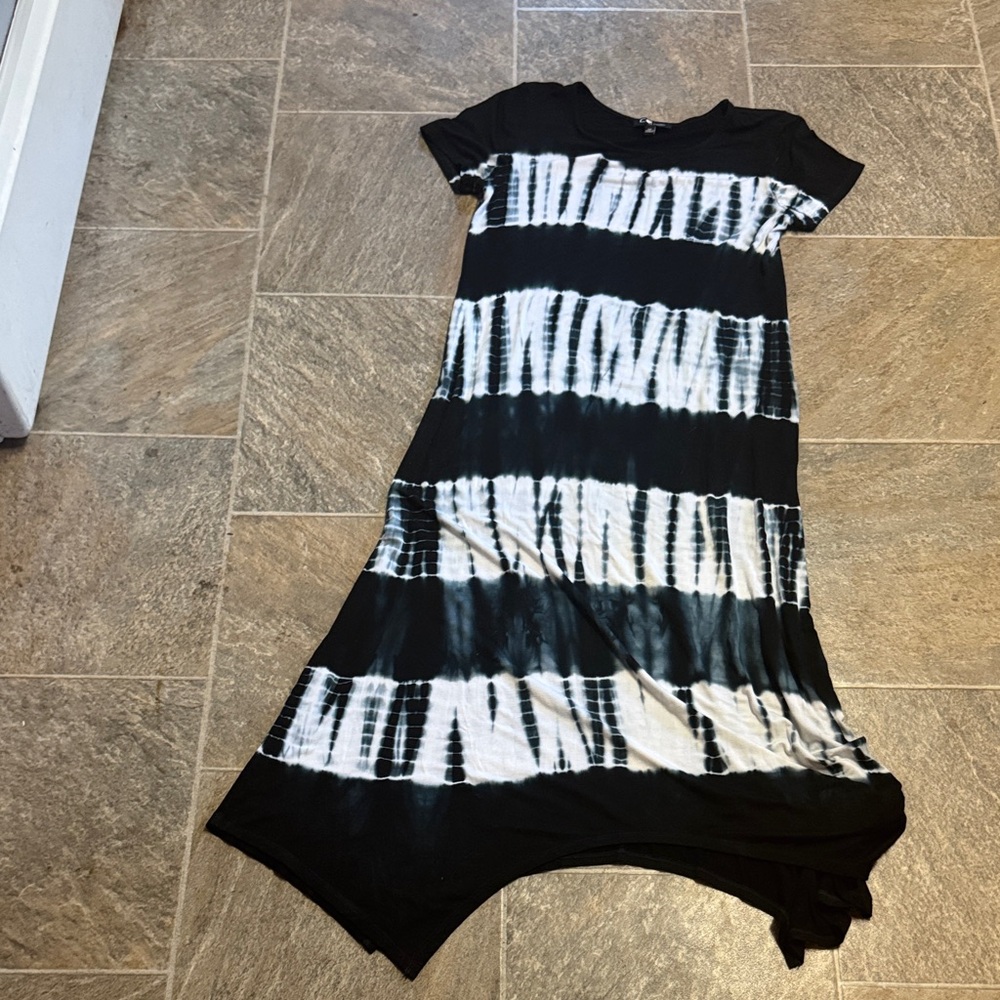 Chic Asymmetrical Black and White Dress